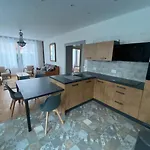 Les 4 Flocons, Centre, A 100m Du Lac, Avec Piscine , Wifi, Parking, Jardin Apartment *