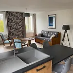 Les 4 Flocons A 100m Et Du Centre , Wifi, Parking, Piscine Ouverte Des Le 1er Mai 아파트 *