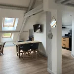 Les 4 Flocons, Centre, A 100m Du Lac, Avec Piscine , Wifi, Parking, Jardin *