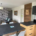 Les 4 Flocons, Centre, A 100m Du Lac, Avec Piscine , Wifi, Parking, Jardin Apartment *