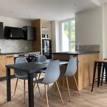 Les 4 Flocons, Centre, A 100m Du Lac, Avec Piscine , Wifi, Parking, Jardin Apartment *