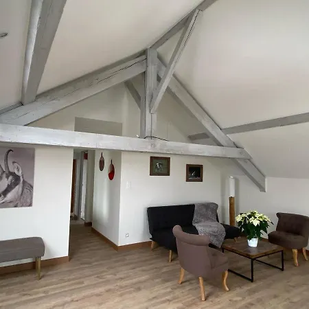 Les 4 Flocons, Centre, A 100m Du Lac, Avec Piscine , Wifi, Parking, Jardin Apartment