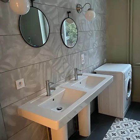 Les 4 Flocons, Centre, A 100m Du Lac, Avec Piscine , Wifi, Parking, Jardin * Gérardmer