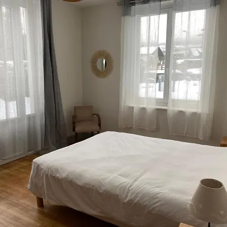 Les 4 Flocons, Avec Piscine Exterieure Chauffee A 100m Du Et Du Centre , Wifi, Parking, Sauna