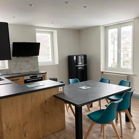 Les 4 Flocons, Centre, A 100m Du Lac, Avec Piscine , Wifi, Parking, Jardin Apartment