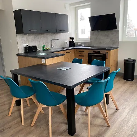 Les 4 Flocons, Centre, A 100m Du Lac, Avec Piscine , Wifi, Parking, Jardin Apartment Gérardmer