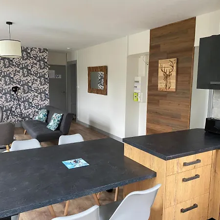 Les 4 Flocons, Centre, A 100m Du Lac, Avec Piscine , Wifi, Parking, Jardin Apartment *