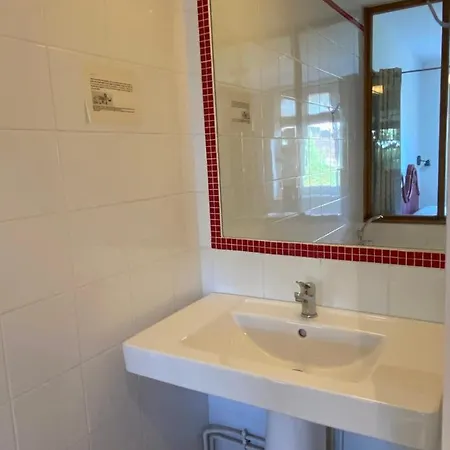 Apartment Les 4 Flocons, Centre, A 100m Du Lac, Avec Piscine , Wifi, Parking, Jardin *