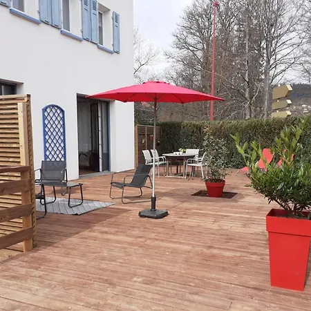 Apartment Les 4 Flocons, Centre, A 100m Du Lac, Avec Piscine , Wifi, Parking, Jardin *